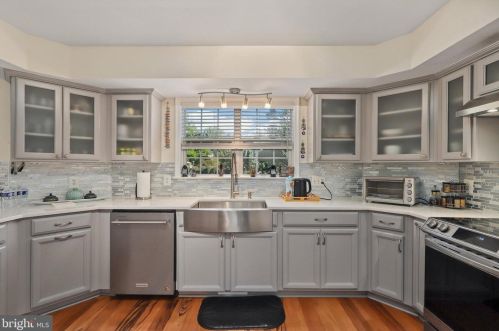 25 Cedarview Ct, Fredericksburg VA  22406-7286 exterior