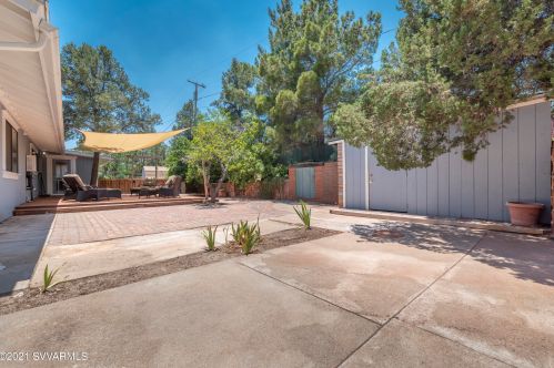105 Mtn Shadows Dr, Sedona AZ 86336-3927 exterior