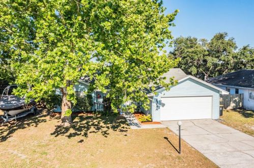 6724 Lemon Tree Dr, Lakeland, FL 33813-4411