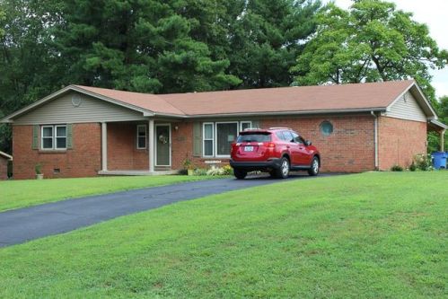105 Clarksdale Cir, Glasgow, KY 42141-1206
