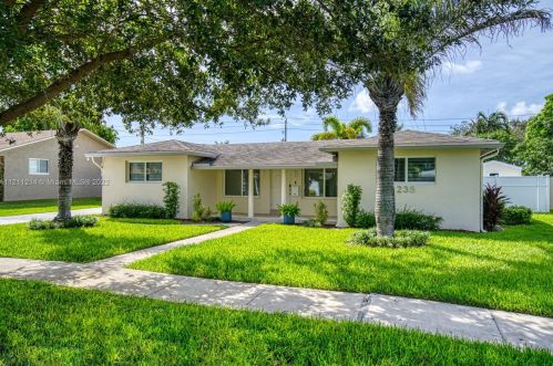 235 6th St, Dania Beach FL  33004-4147 exterior