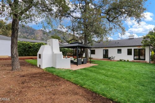 2077 Grand Oaks Ave, Altadena CA  91001-3530 exterior