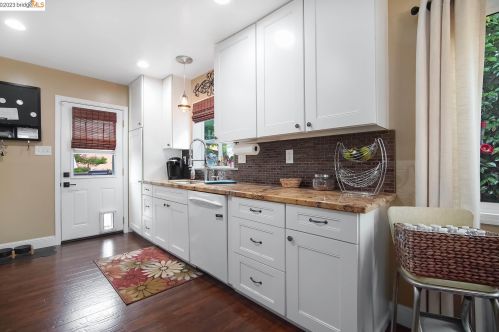 470 N St, Benicia, CA 94510-2821
