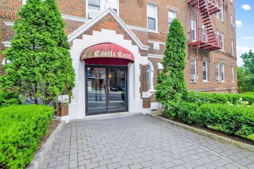 83-55 Lefferts Blvd, Jamaica, NY