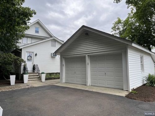 96 Allendale Rd, Upper Saddle River NJ  07458-3059 exterior