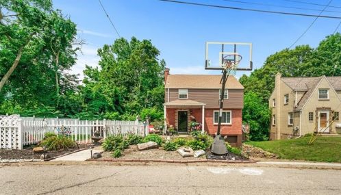 5105 White Oak Dr, Verona PA  15147-1809 exterior