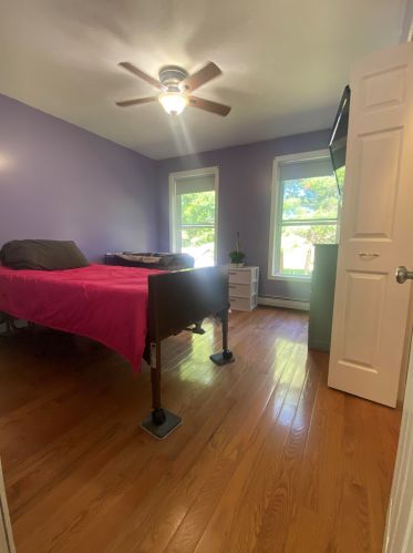 208 Lawrence Rd, Salem NH  03079-3905 exterior