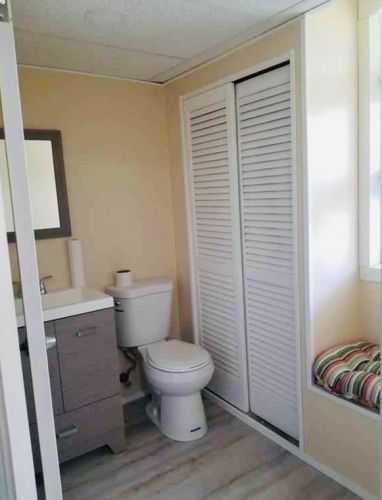 34 Perry Ave, Fall River MA  02726-3105 exterior