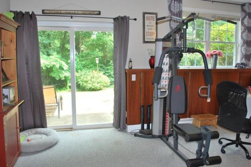 34 Tower Hill Rd, Cumberland RI  02864-1524 exterior