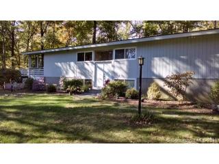 14 Carriage Dr, New Haven, CT 06525-1213