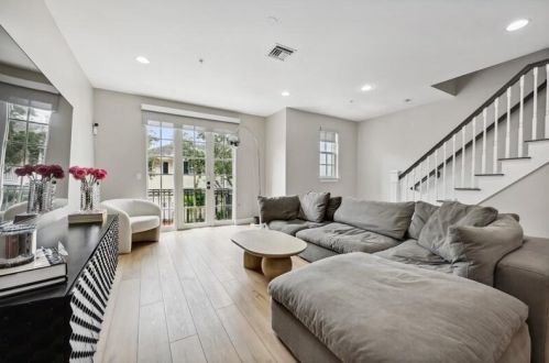 1009 Heritage Club Cir, Delray Beach, FL 33483-3483