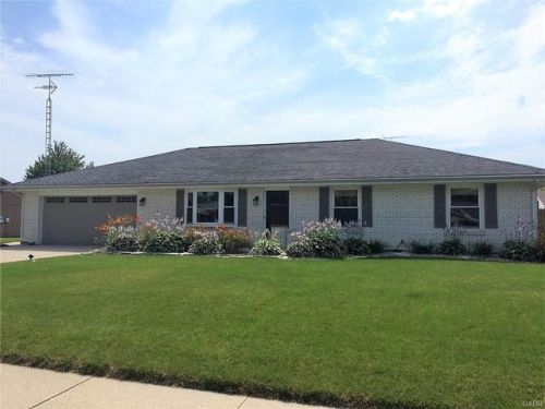 150 Royal Oak Dr, Greenville, OH 45331-2862