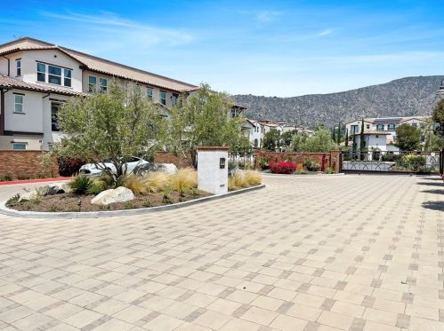 601 Foothill Blvd, Glendora CA  91741-2713 exterior