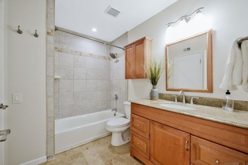 10883 Caravelle Pl, San Diego CA  92124-2048 exterior