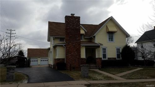31 Vernon St, Shelby, NY 14105-1322