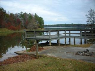 407 Lake Moultrie Dr, Bonneau SC  29431-8544 exterior