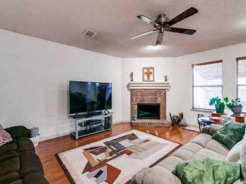 1311 Windward Ln, St Paul, TX 75098-2413