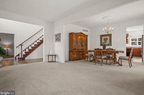 13 Victoria Dr, Swedesboro NJ  08085-3093 exterior