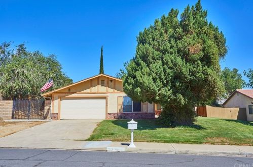 17302 Forest Hills Dr, Victorville CA  92395-4618 exterior