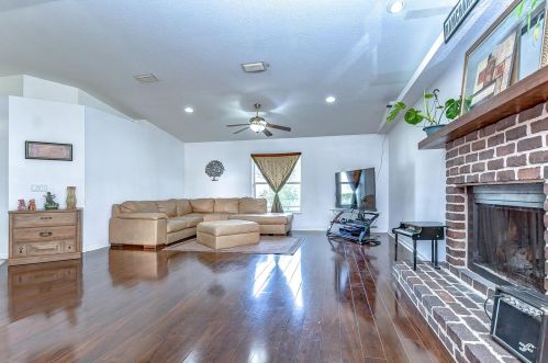 1144 Westwood Dr, Lutz FL  33549-4129 exterior