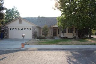 8530 John Albert Ave, Fresno, CA 93720-1977