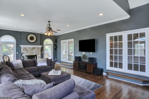 58 Finch Rd, Skyline Lakes NJ  07456-2423 exterior