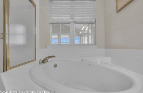 149 Skyline Dr, Lakewood NJ  08701-5737 exterior