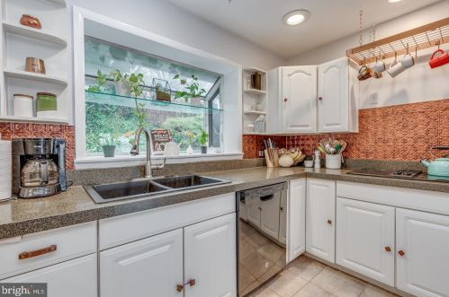 200 Park Dr, Camden NJ  08108-2236 exterior