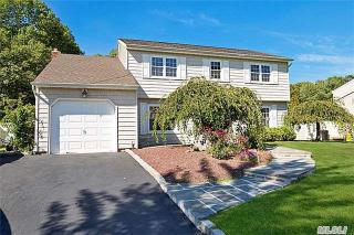 29 Sampson Ave, Hauppauge, NY 11749-6143