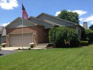 102 Dogwood Dr, Swanton, OH 43558-9231