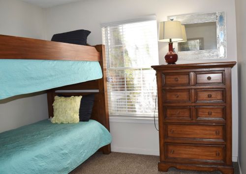 1366 Point Dr, Mount Pleasant SC  29466-9481 exterior