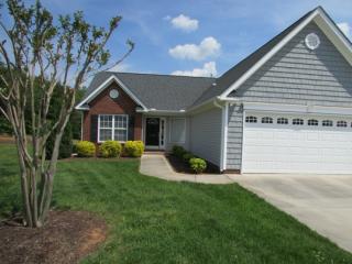 126 Brae Ridge Ln, King, NC 27021-9608