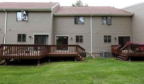 67 Dove Ct, Windsor Locks, CT 06096-1310