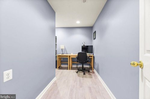 10056 Naughton Ct, Bristow VA  20136-3068 exterior