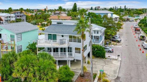 7701 Gulf Blvd, Saint Petersburg, FL 33706-1740