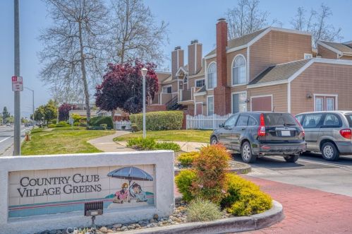 2404 Village Ct, Santa Maria CA  93455-3450 exterior