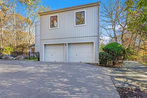 46 Merriland Rd, Stamford CT  06903-1717 exterior