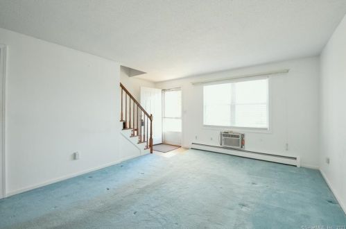 127 Brentwood Dr, Wallingford, CT 06492-4364