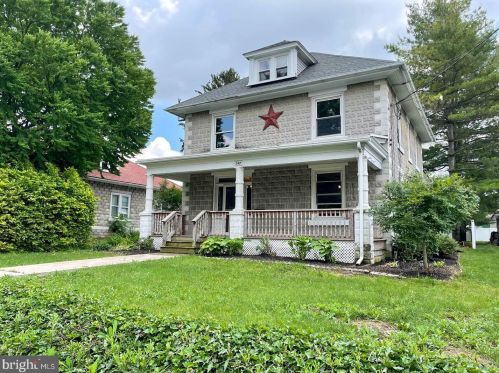 242 Main St, Bareville, PA 17540-1752