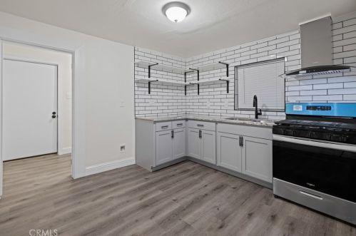 46 Amador St, Fresno, CA 93706-1801