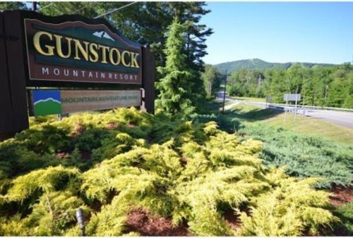32 Spruce Dr, Belmont NH  03220-4458 exterior