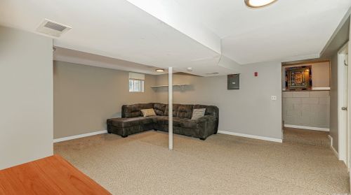 11 Blossom Ave, Holtsville NY  11742-1704 exterior