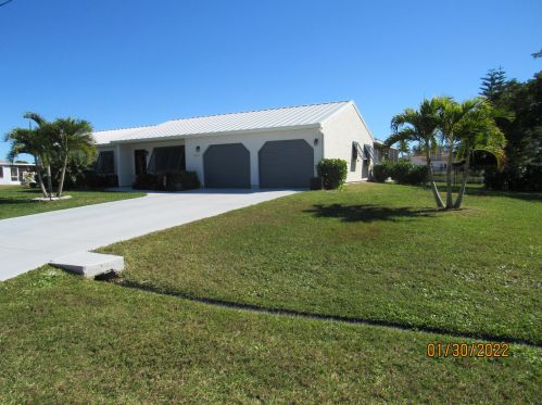 3009 Darien Rd, Fort Pierce, FL 34952-5813