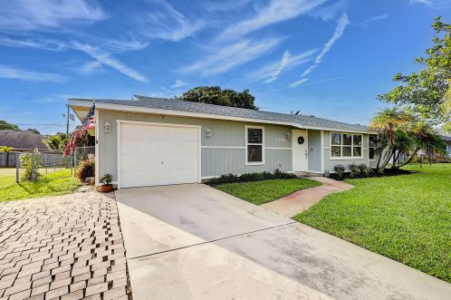 1286 Cynthia St, Fort Pierce, FL 34983-2455