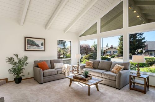 18 El Prado Ct, Santa Rosa, CA 95405-7905