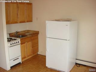 307 Wilson Ave, Fairview NJ  07022-2064 exterior