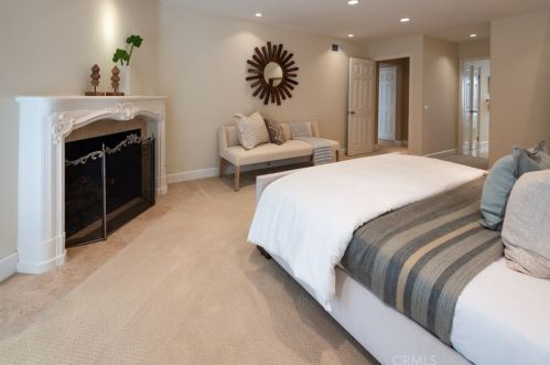 24 Westport, Manhattan Beach CA  90266-7227 exterior