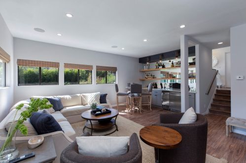 1539 Cliff Dr, Santa Barbara CA  93109-1733 exterior