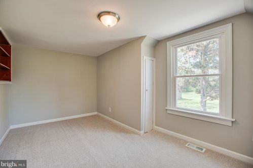 10600 Woodland Dr, Fredericksburg VA  22407-7759 exterior