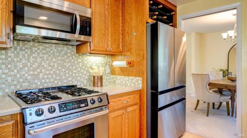 6455 Meadowridge Dr, Santa Rosa CA  95409-5848 exterior